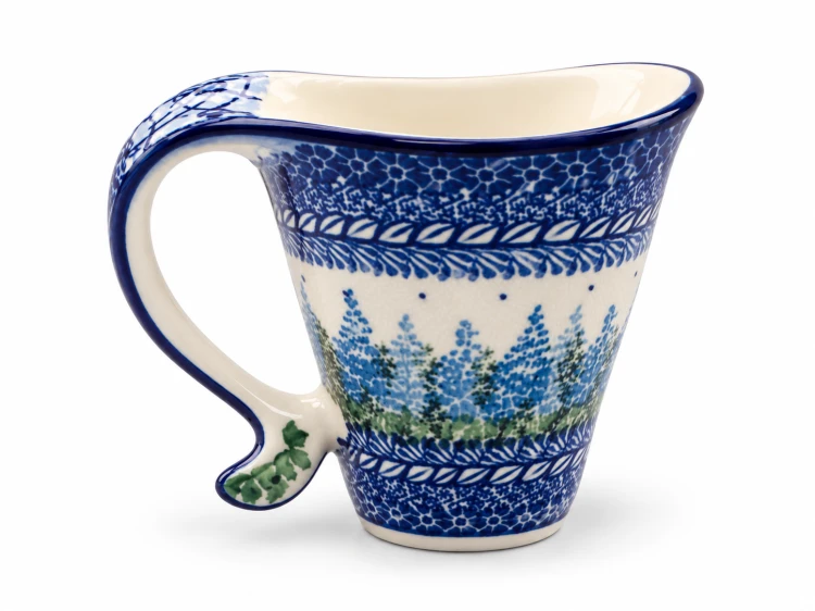 Ręcznie zdobiony kubek ceramiczny w kobaltowe wzory.png