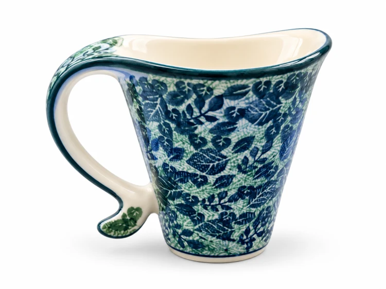 Ceramiczny kubek w botaniczne liście.png